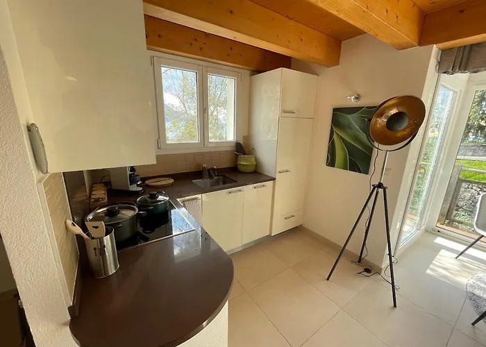 Zogbi Hospitality - Small Enchanted House * Veytaux