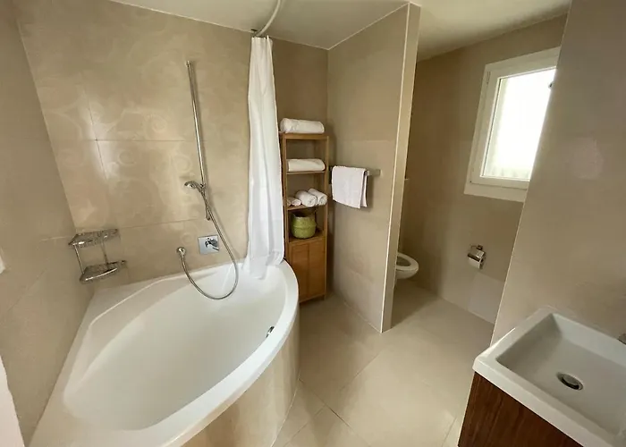 Zogbi Hospitality - Small Enchanted House Appartement *